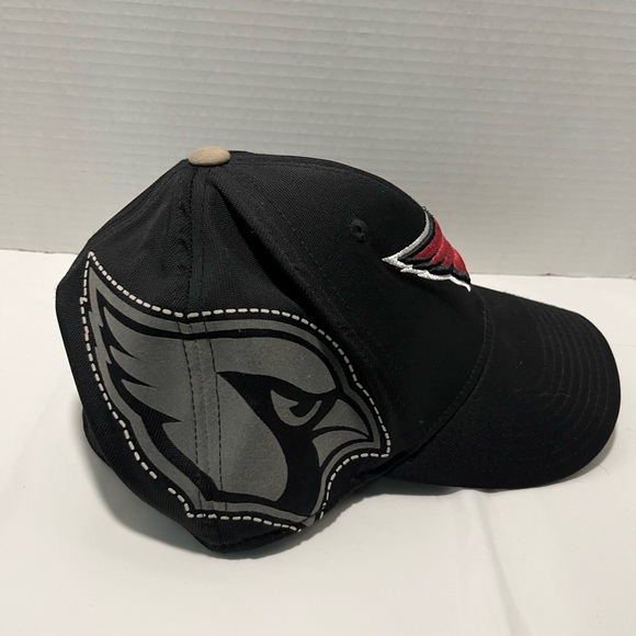 This is an NFL fitted hat, small in good condition black from Reebok - Picture 3 of 5